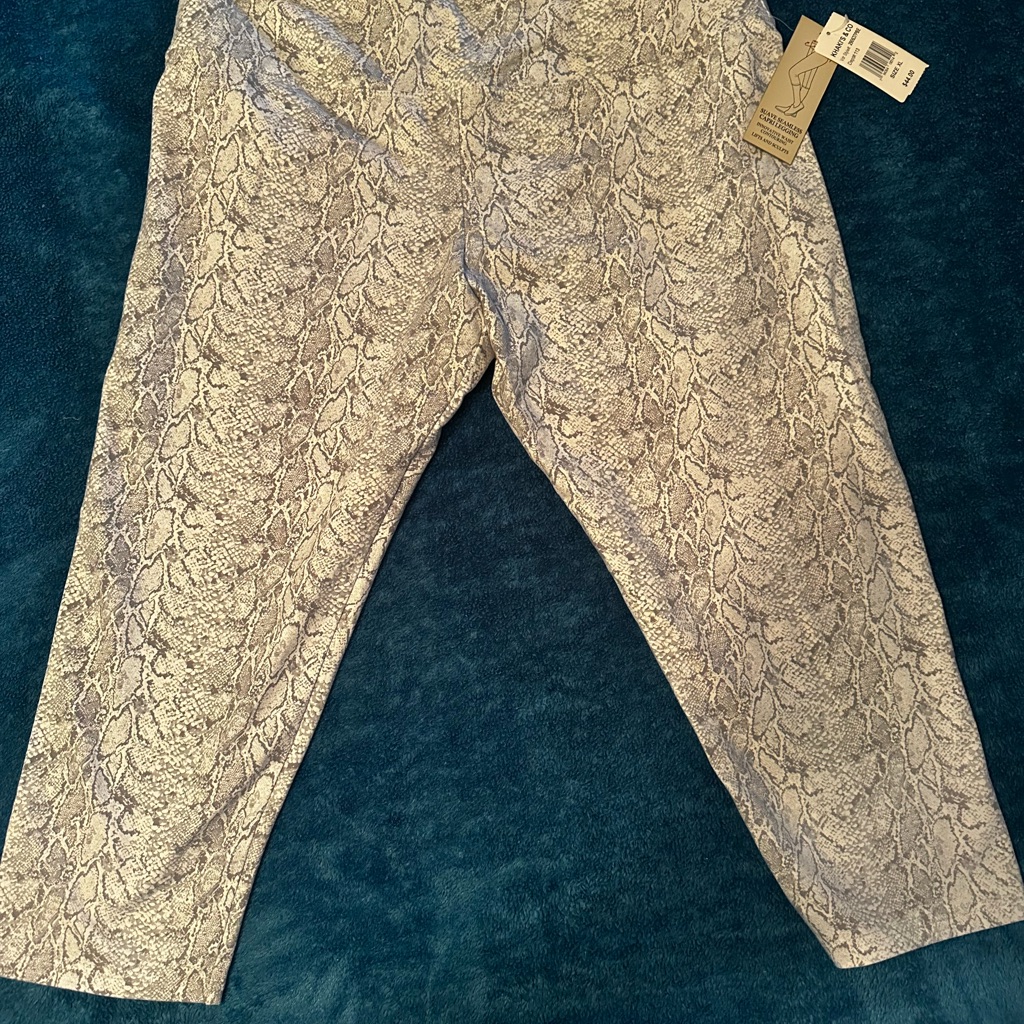 Women's Snake Print Capris